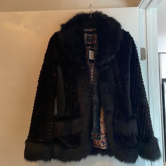 Fur jacket - Picture 1 of 7